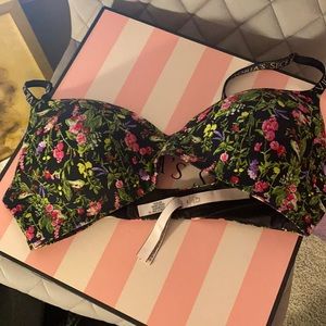 Victoria’s Secret wireless t-shirt bra only worn twice 36D